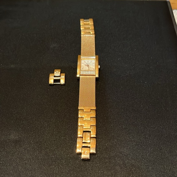 Beautiful Rose Gold Guess Watch with Rhinestones - Picture 4 of 7